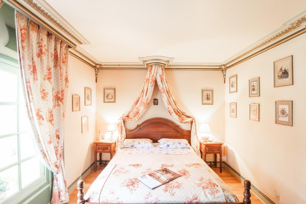 Le Petit Manoir Des Bruyeres Bed & Breakfast Villefargeau Exterior foto