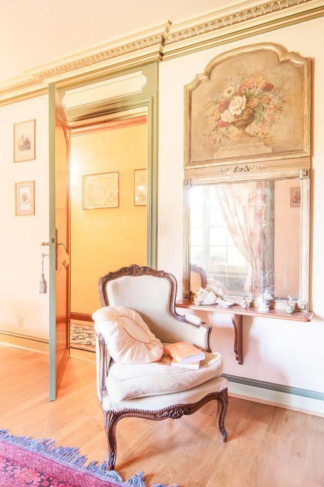 Le Petit Manoir Des Bruyeres Bed & Breakfast Villefargeau Exterior foto