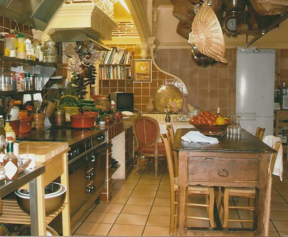 Le Petit Manoir Des Bruyeres Bed & Breakfast Villefargeau Exterior foto