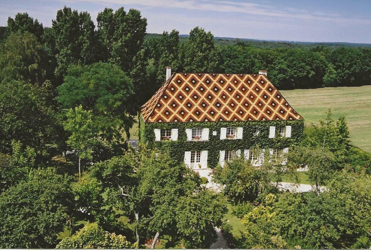 Le Petit Manoir Des Bruyeres Bed & Breakfast Villefargeau Exterior foto
