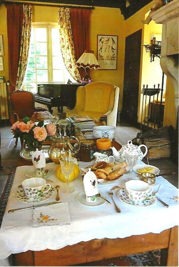 Le Petit Manoir Des Bruyeres Bed & Breakfast Villefargeau Exterior foto